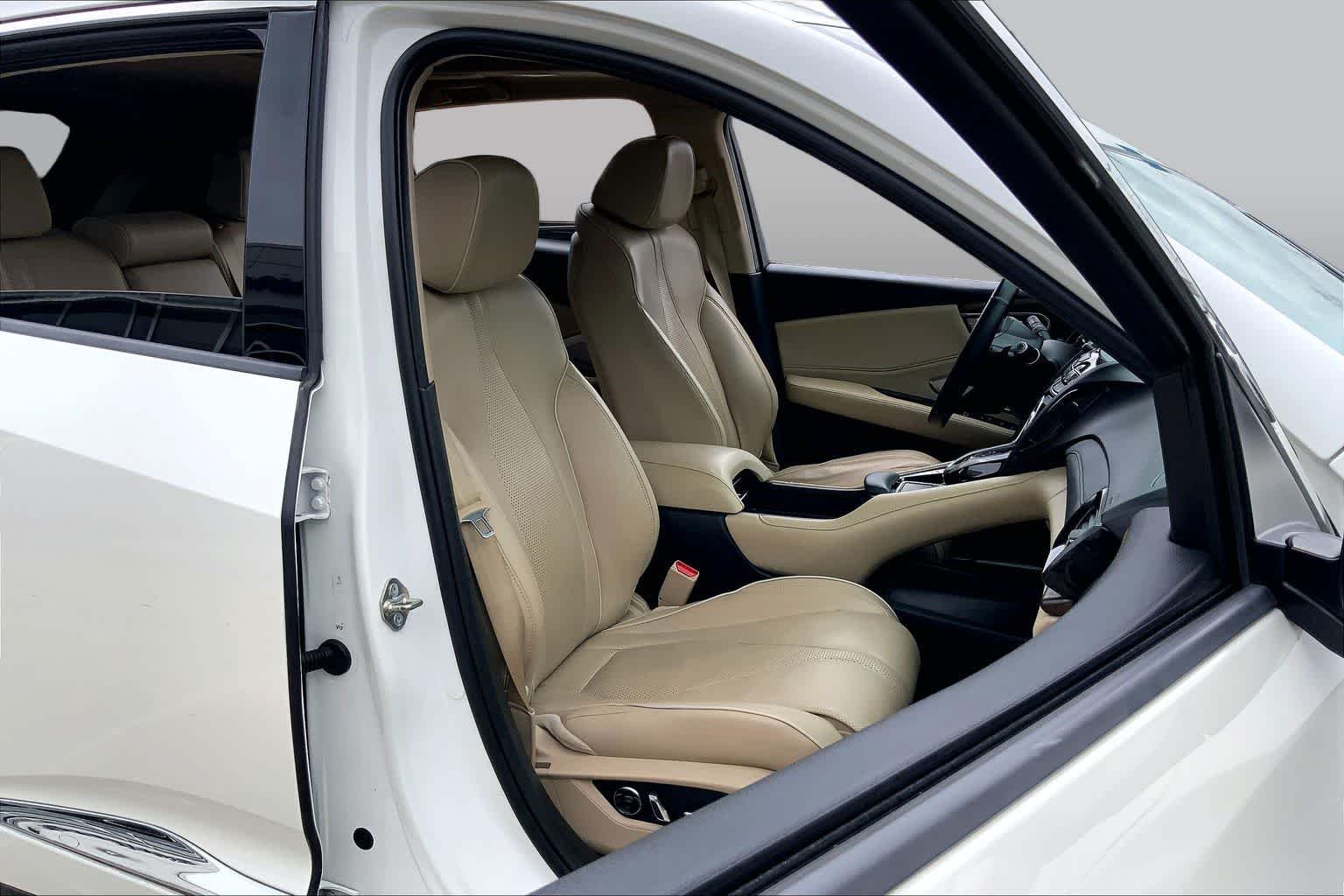 Used 2019 White Diamond Pearl Acura w/Advance Pkg image 9