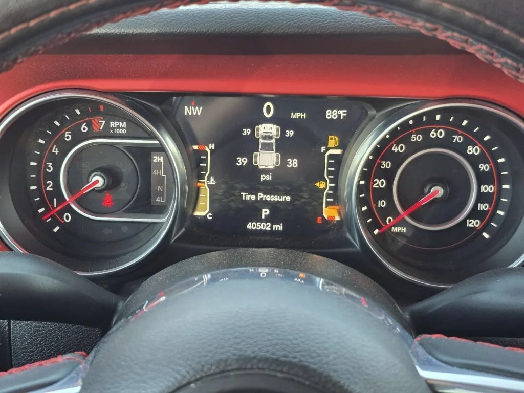 Used 2022 Firecracker Red Clearcoat Jeep Rubicon image 13