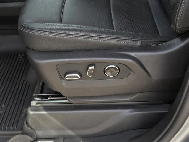 Used 2026 Silver GMC Denali image 31