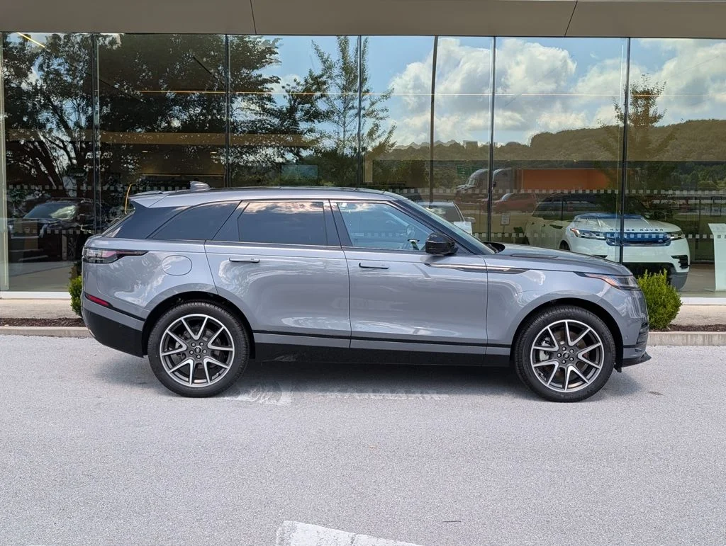 Certified Used 2025 Gray Land Rover Dynamic SE image 8