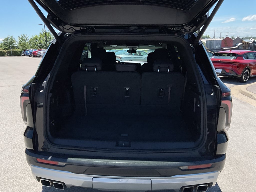 Used 2025 Mosaic Black Metallic Chevrolet AWD LT image 17