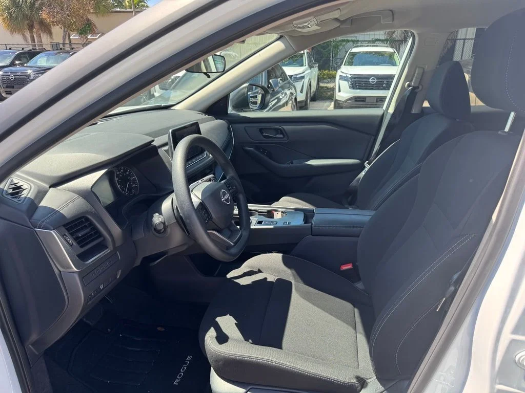 Used 2025 White Nissan S image 4