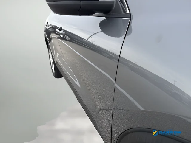 Used 2022 Gray Ford SE image 23