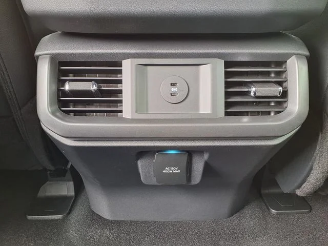 New 2026 Carbonized Gray Metallic Ford Lariat image 8