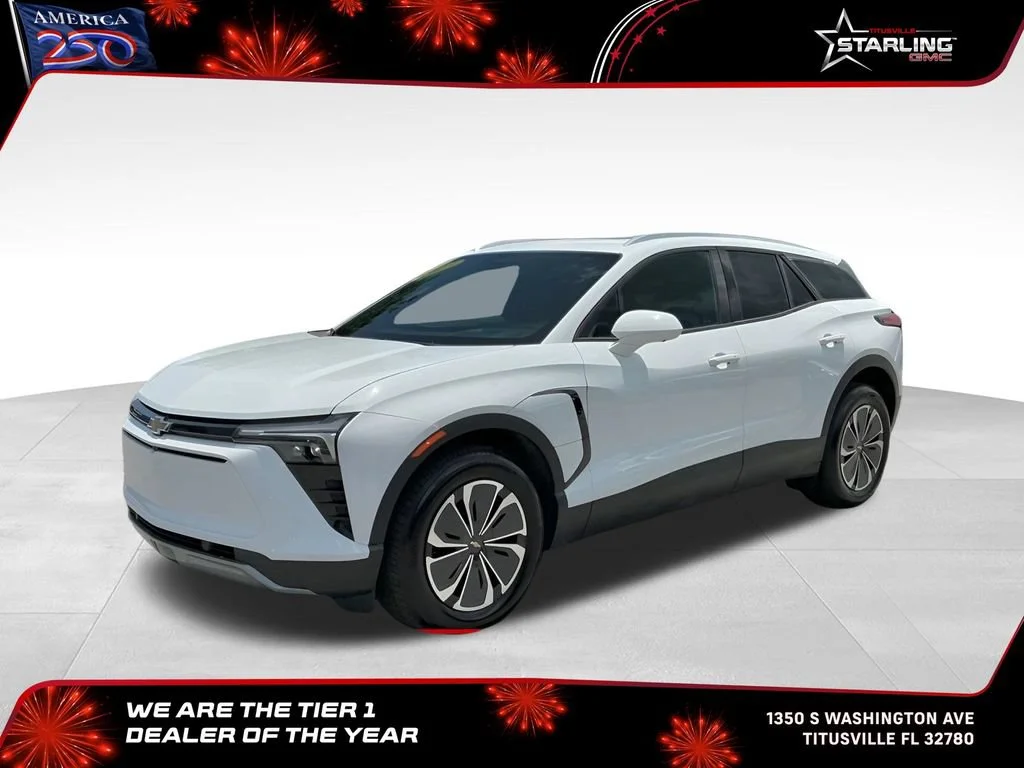 Used 2025 Summit White Chevrolet LT image 1