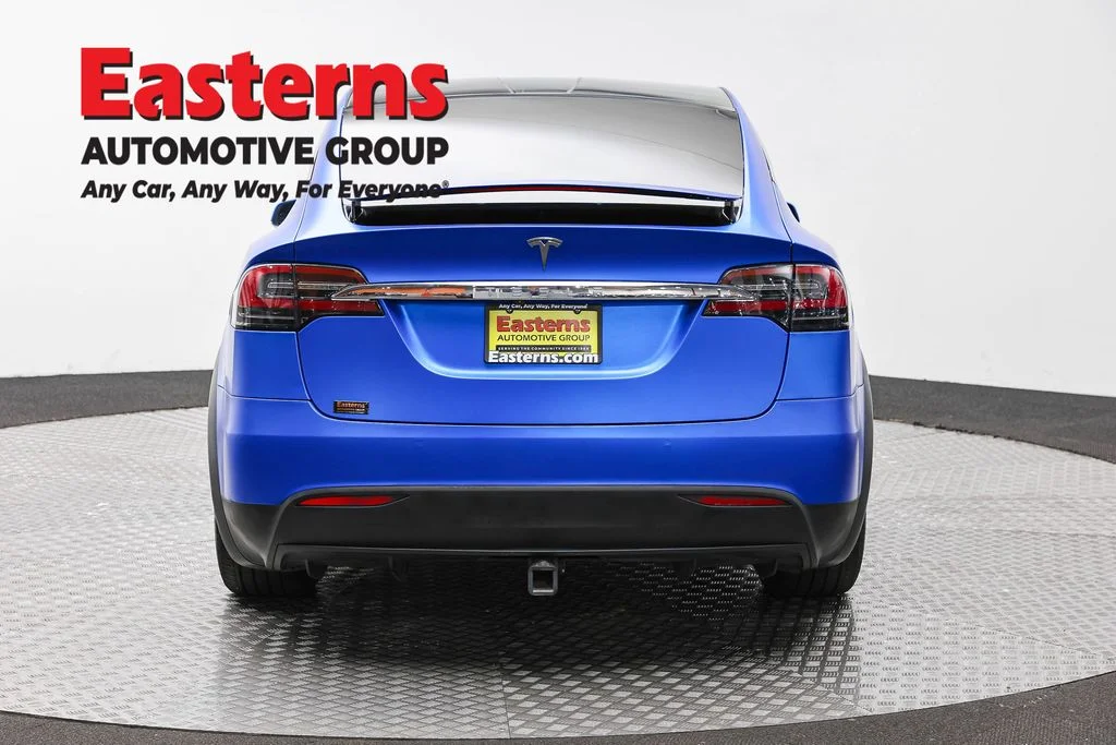 Used 2019 Blue Tesla 75D image 6