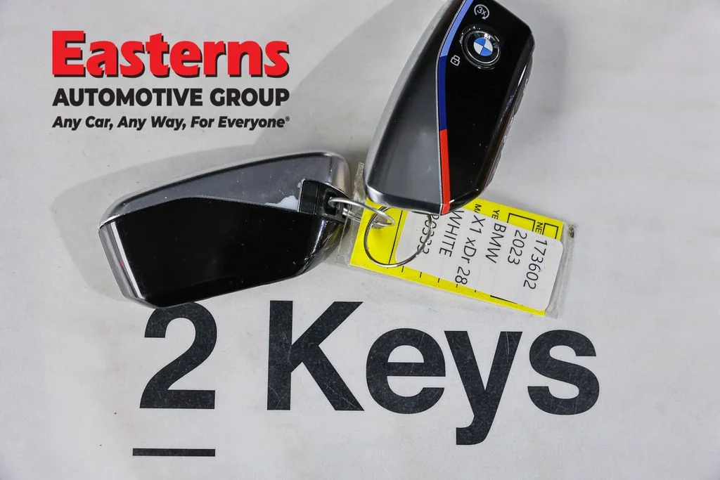 Used 2023 White BMW xDrive28i image 25