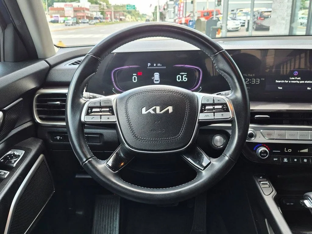 Used 2023 Black Kia S image 15