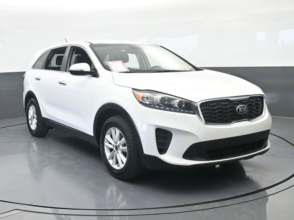 Used 2020 Snow White Pearl Kia LX image 9
