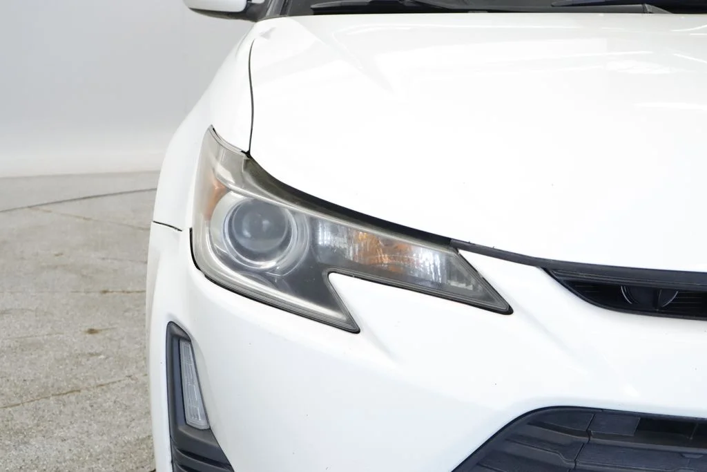 Used 2014 White Scion Base image 14