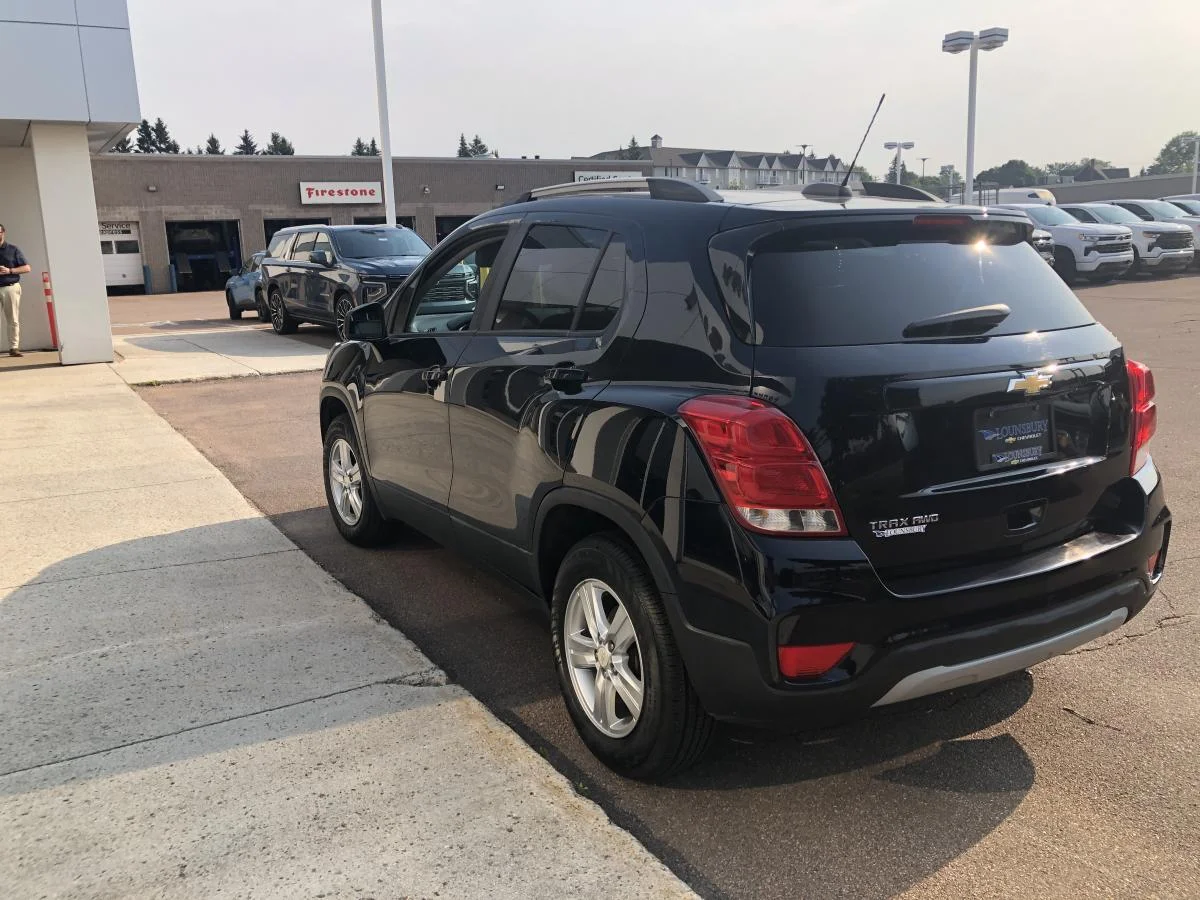 Used 2022 Blue Chevrolet Awd 4dr Lt image 4