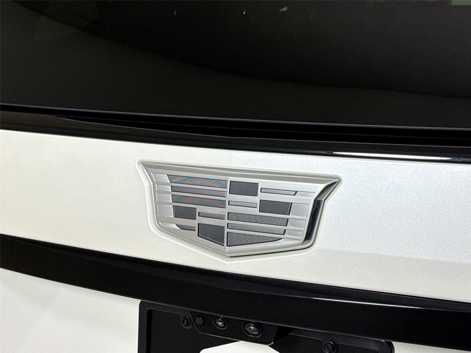 Used 2025 Crystal White Tricoat Cadillac AWD V-Series | Rear TVs | Super Cruise image 43