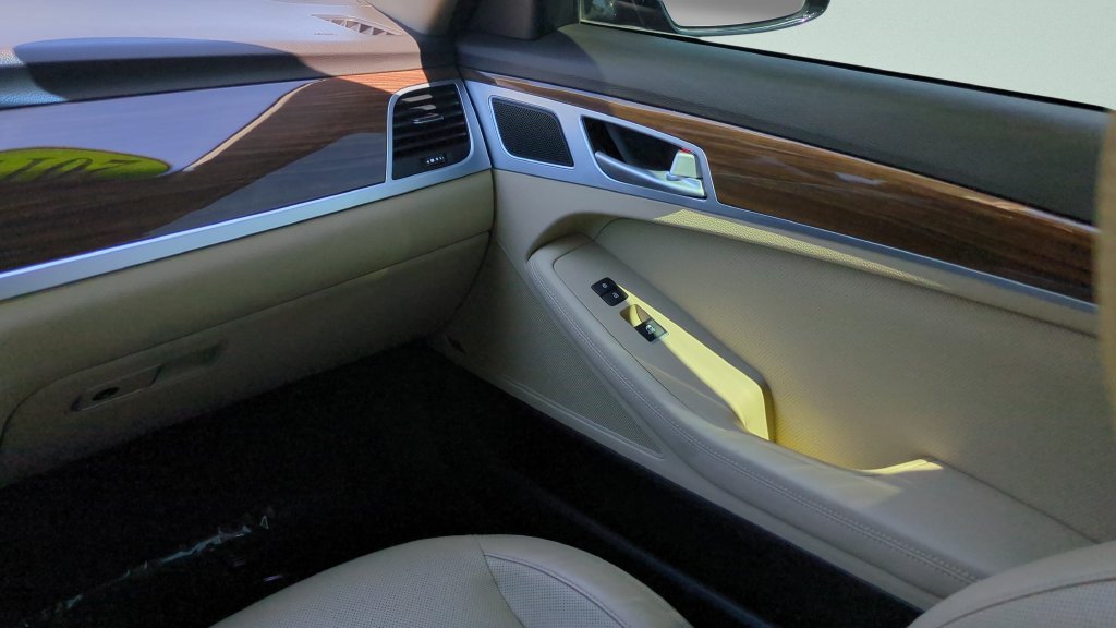 Used 2017 Black Genesis 3.8 image 13