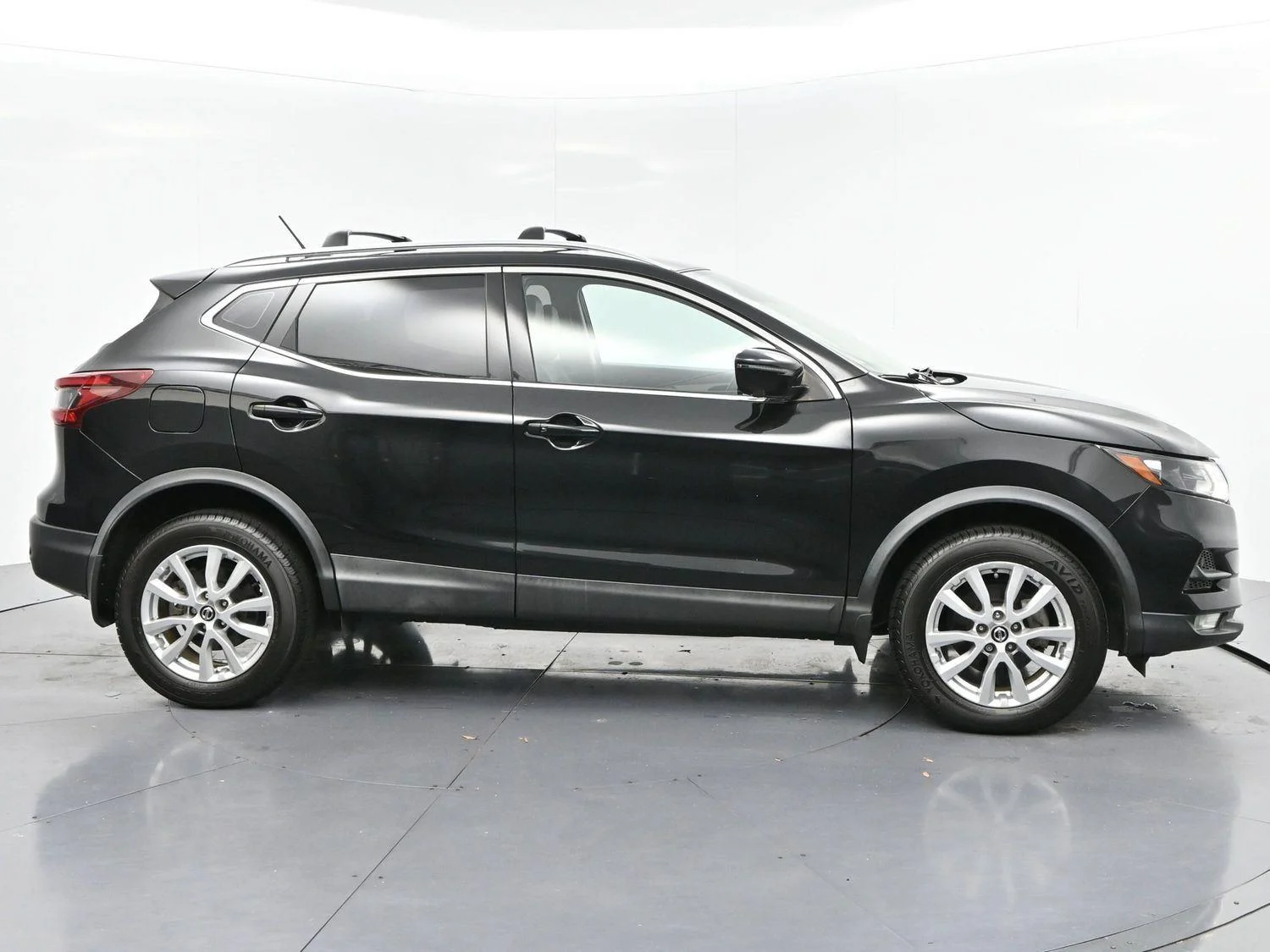 Used 2020 Magnetic Black Pearl Nissan SV image 8