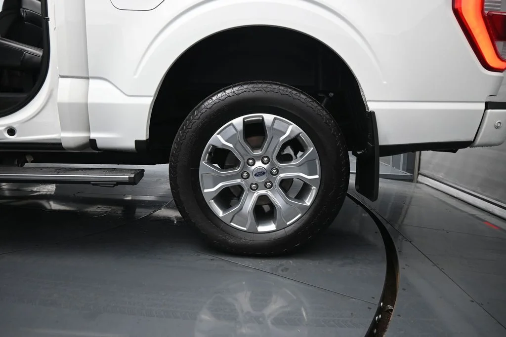 Used 2023 White Ford Platinum image 21