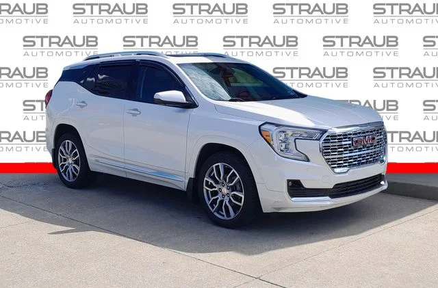 Used 2023 White GMC Denali image 1