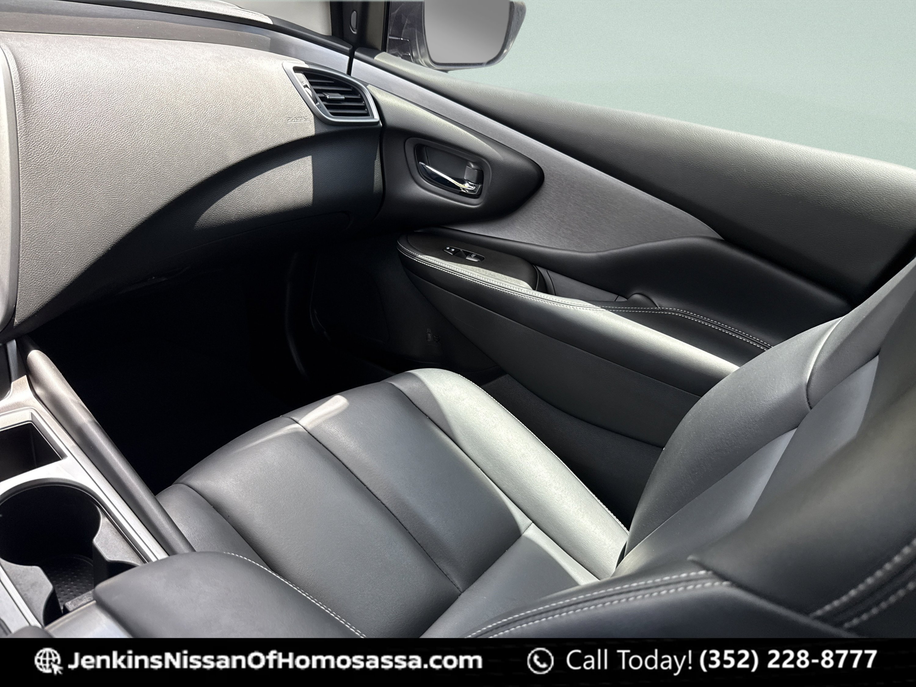 Used 2023 Pearl White Tricoat Nissan SV image 20