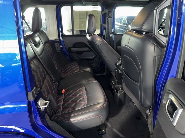 Used 2020 Ocean Blue Metallic Clearcoat Jeep Unlimited Sahara image 12