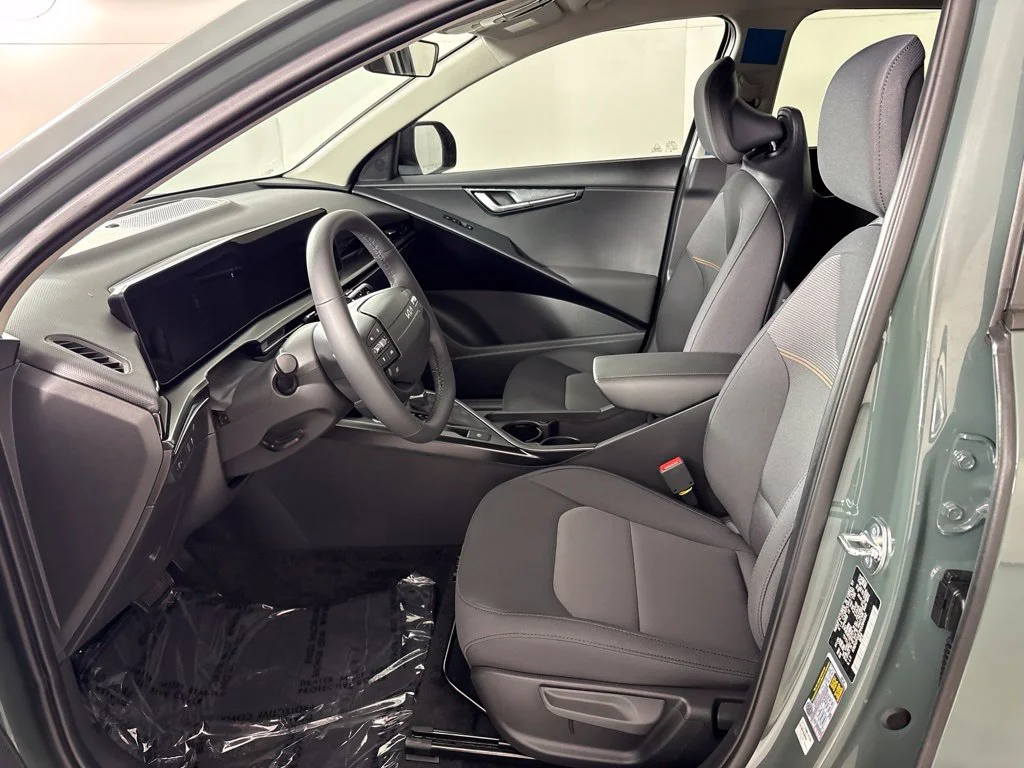 New 2027 Cityscape Green Kia LX image 24