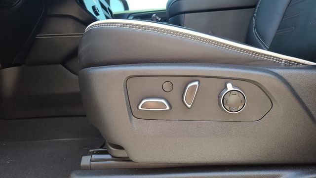 2025 GMC Yukon AT4 Ultimate - Photo 14