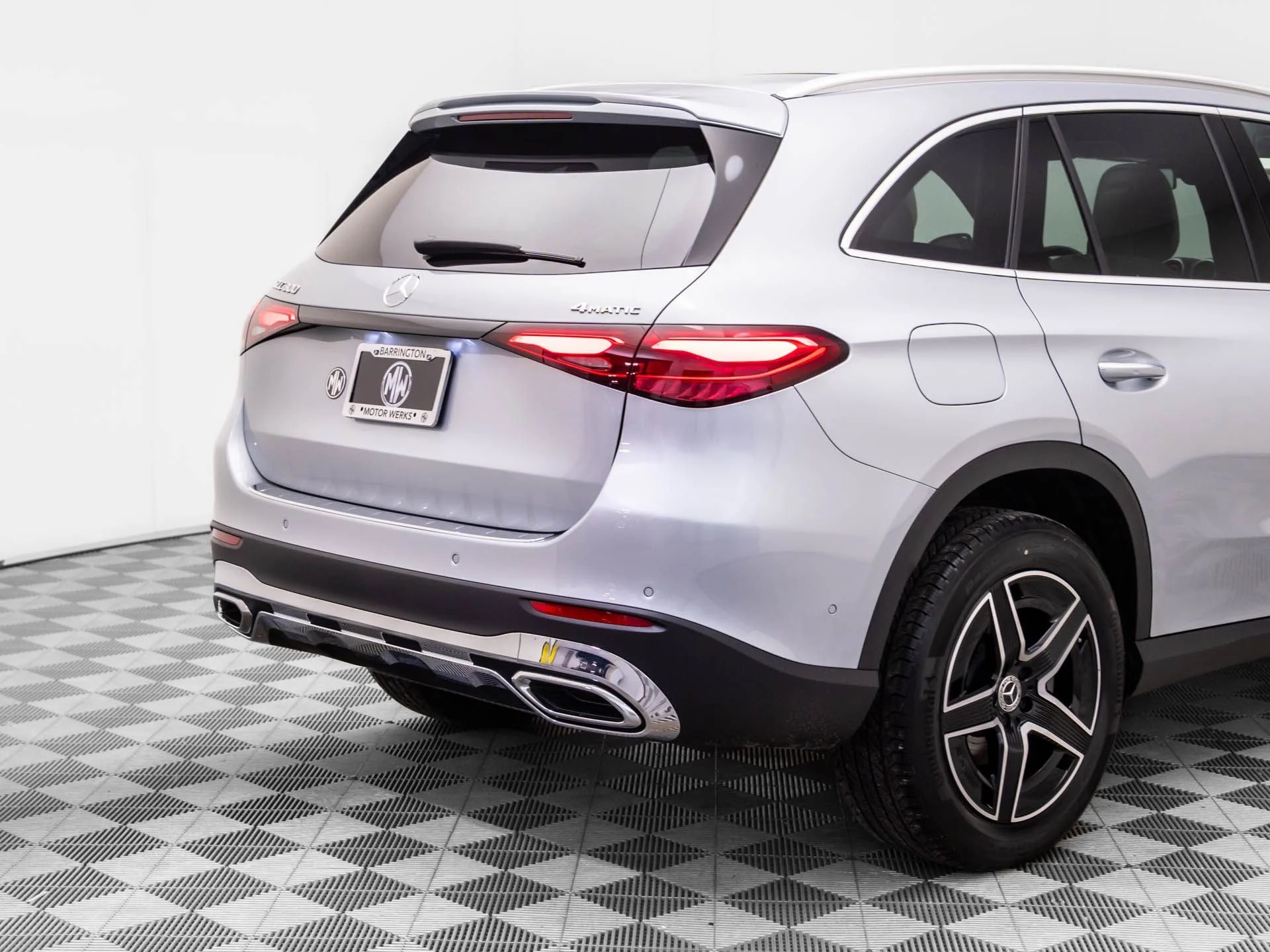 New 2026 Silver Mercedes-Benz GLC 300 image 37