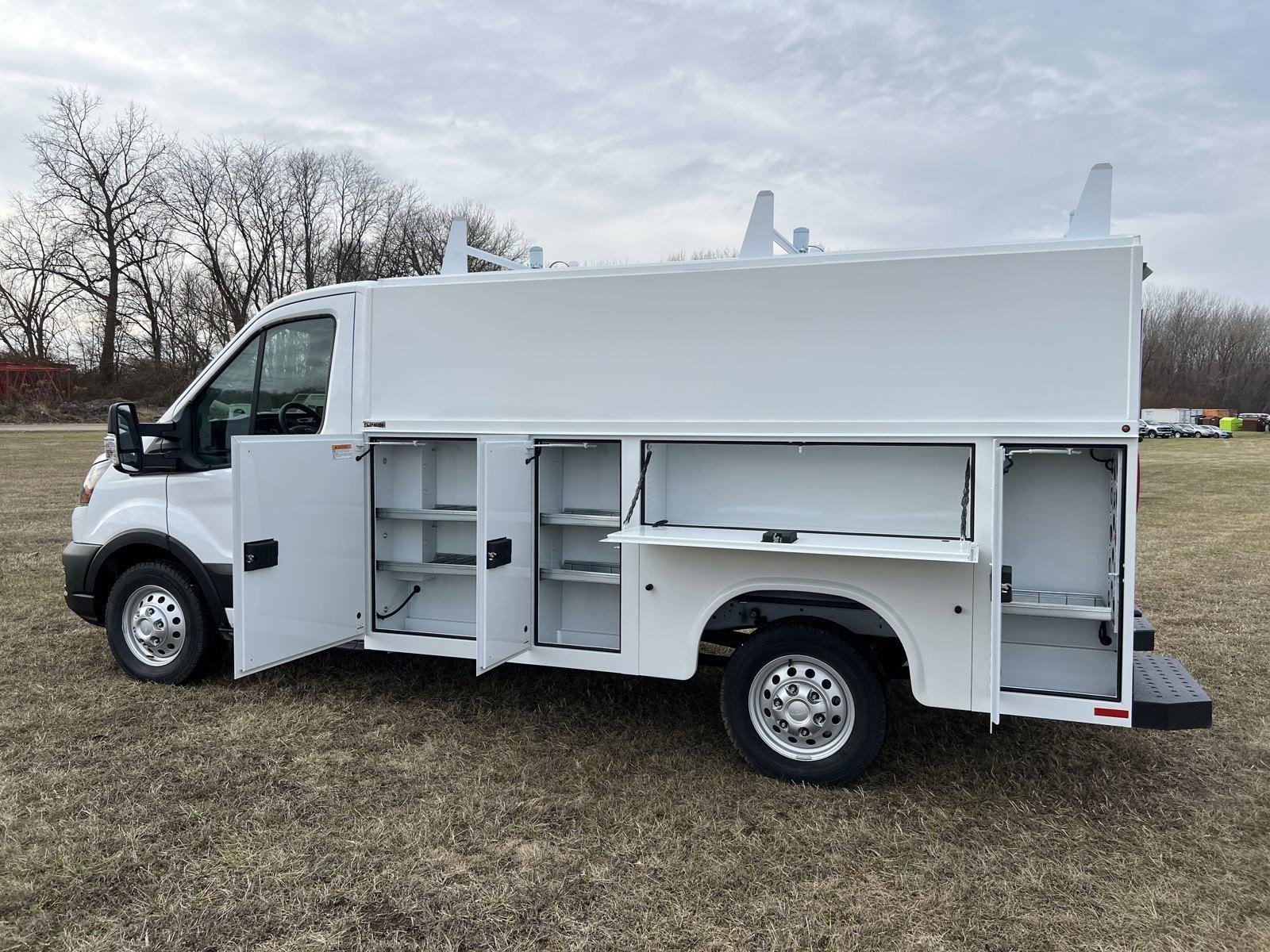 Used 2024 Oxford White Ford T350 AWD SRW image 2