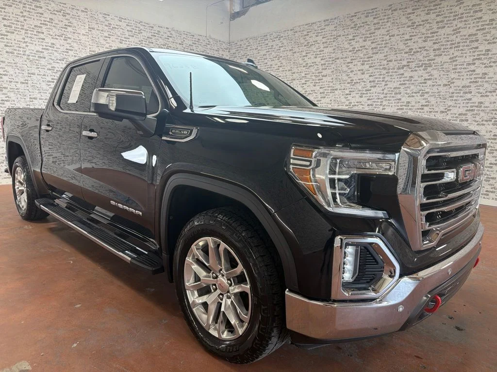 Used 2019 Onyx Black GMC SLT image 1