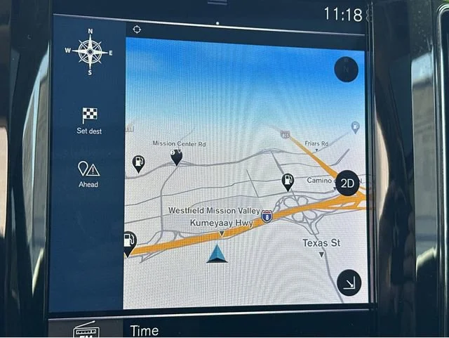 Used 2020 Black Volvo Momentum image 25