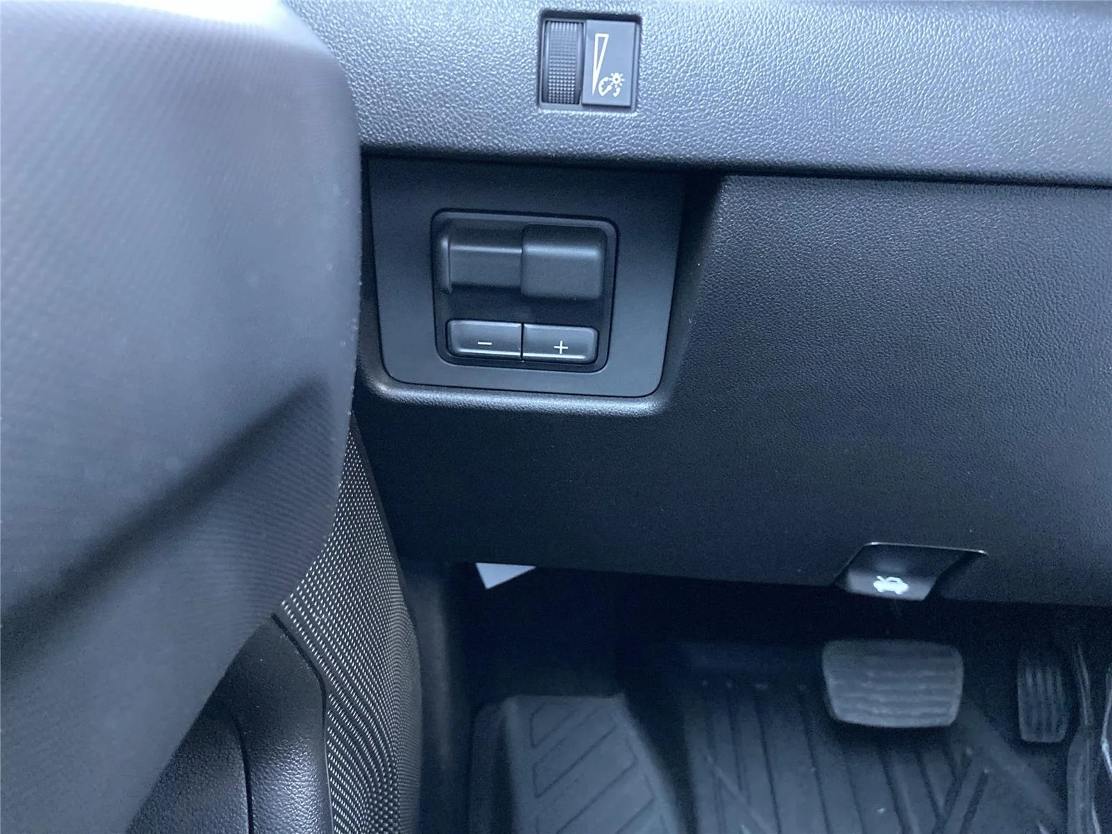 New 2026 Onyx Black GMC Elevation image 26