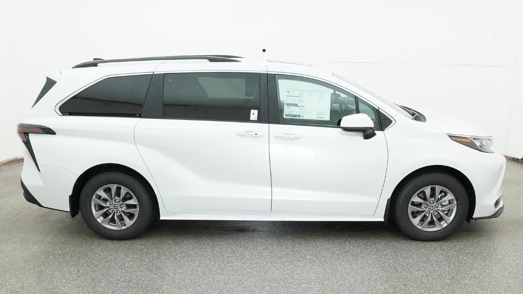 New 2026 Wind Chill Pearl Toyota XLE image 4