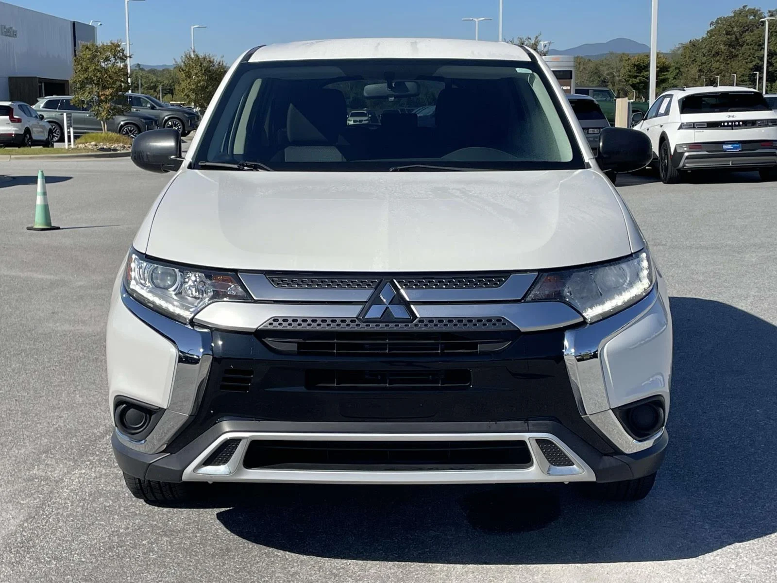 Used 2020  Mitsubishi ES image 23
