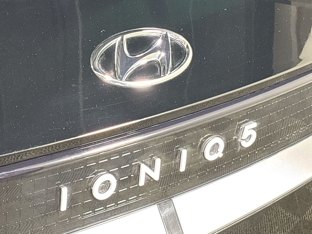 Used 2024 Abyss Black Hyundai SEL image 24