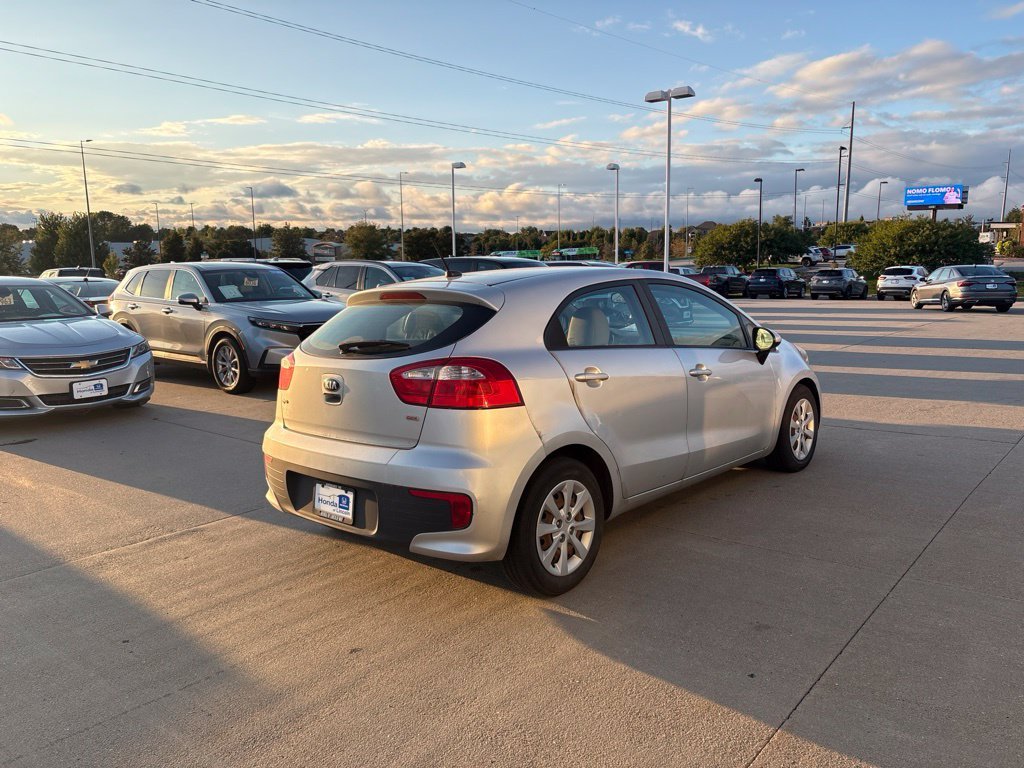 Used 2016 Bright Silver Metallic Kia LX image 5