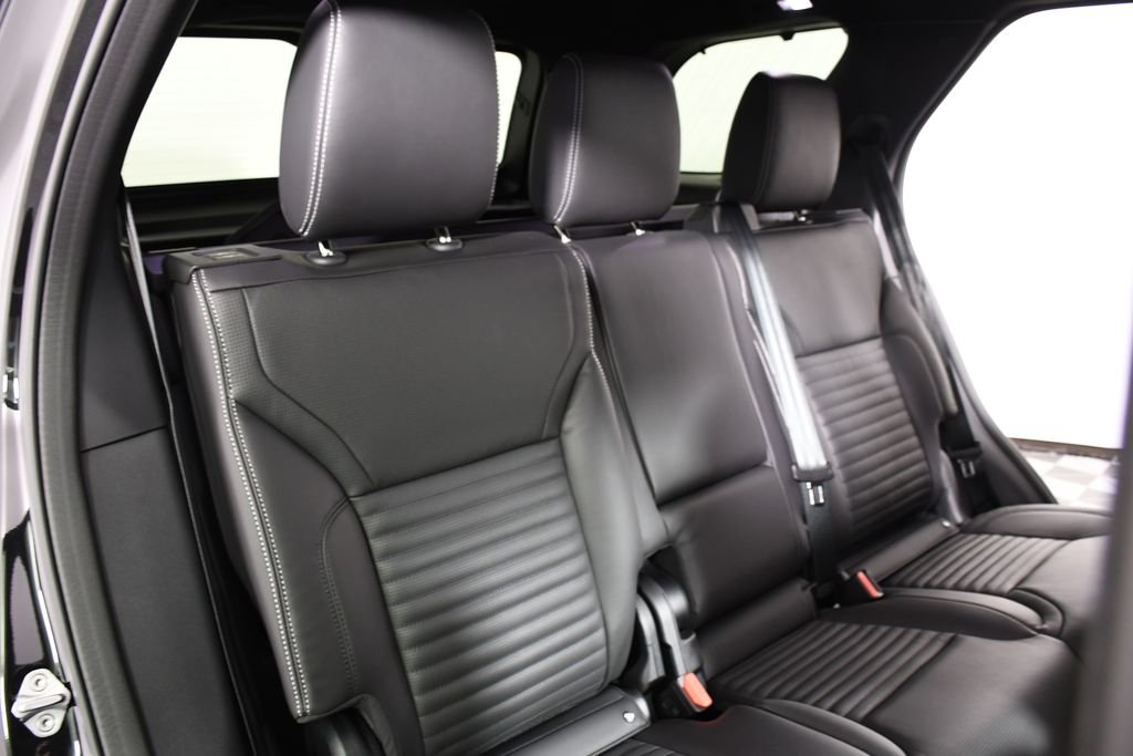 Certified Used 2025 Santorini Black Metallic Land Rover Dynamic SE image 23