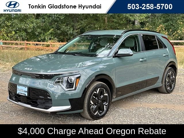 Used 2023 Cityscape Green Kia Wind image 4
