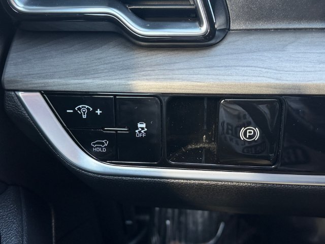 Certified Used 2024 White Kia X-Line image 17