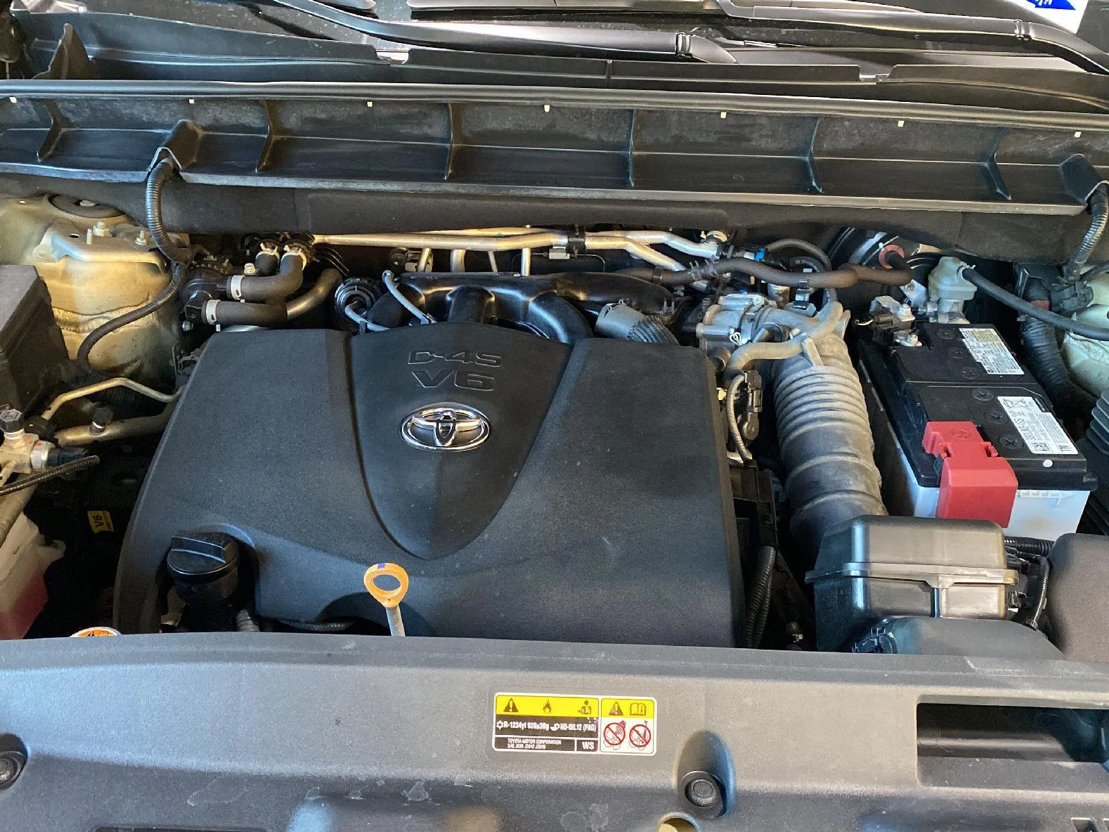 Used 2022 Celestial Silver Metallic Toyota XLE image 10