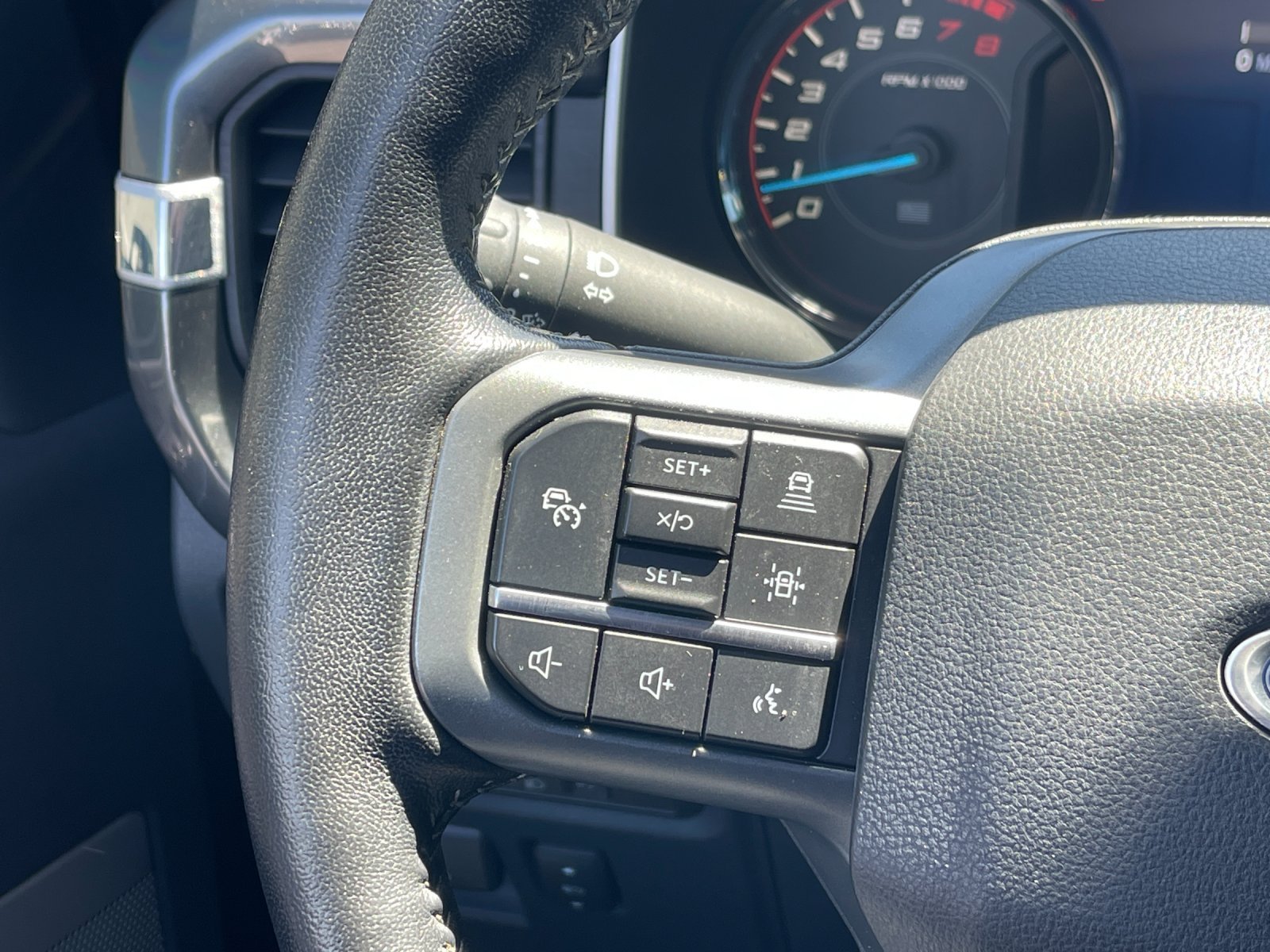 Used 2022 Carbonized Gray Metallic Ford XLT image 27