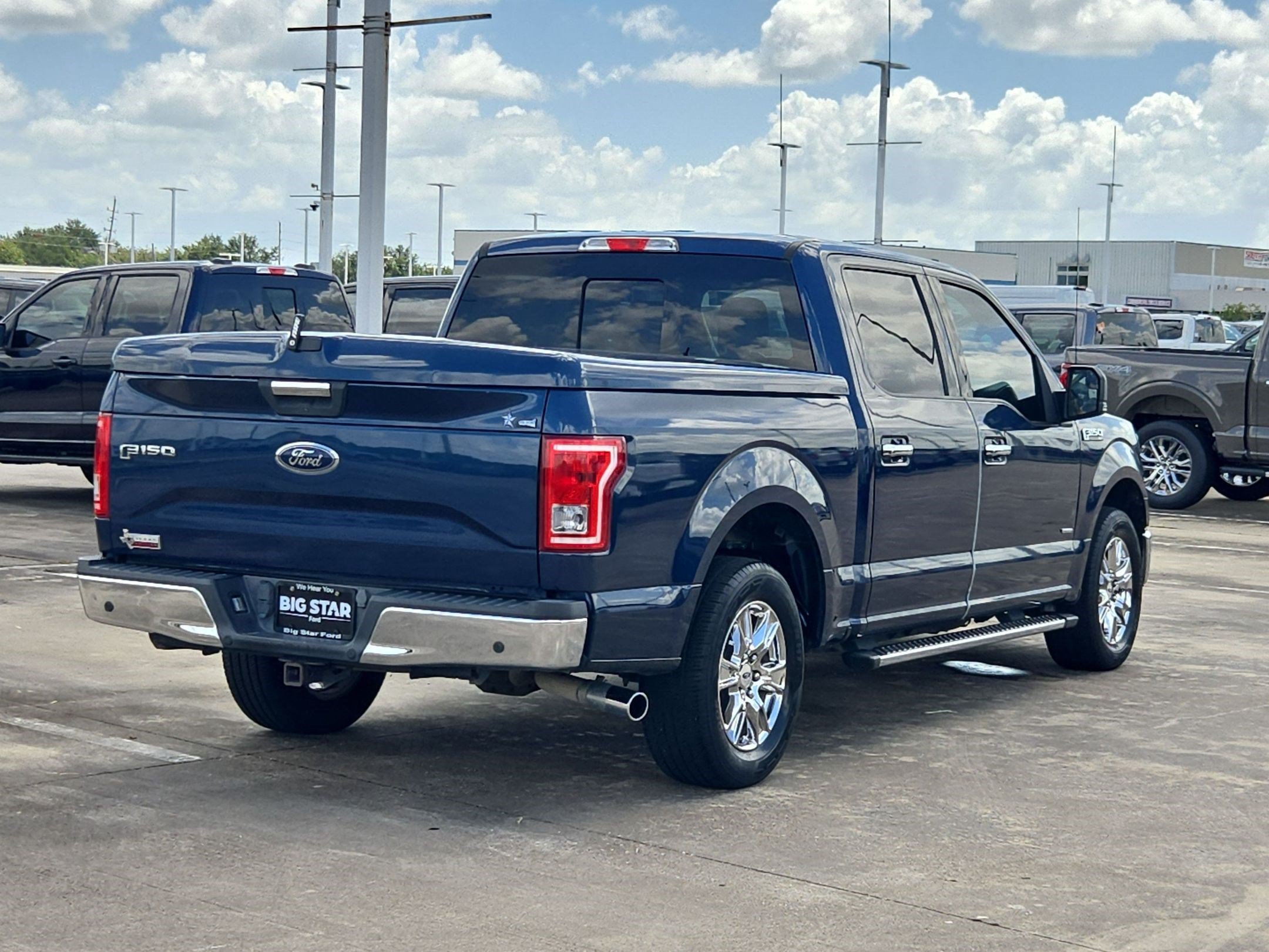 Used 2015 Blue Jeans Metallic Ford XLT image 3