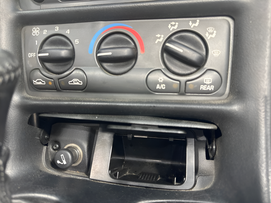 Used 2000 Sebring Silver Metallic Chevrolet Base image 14