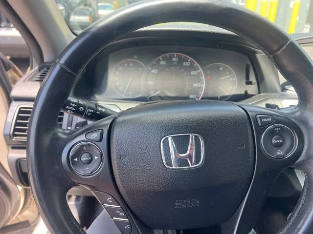 Used 2013 Champagne Frost Pearl Honda Sport image 9