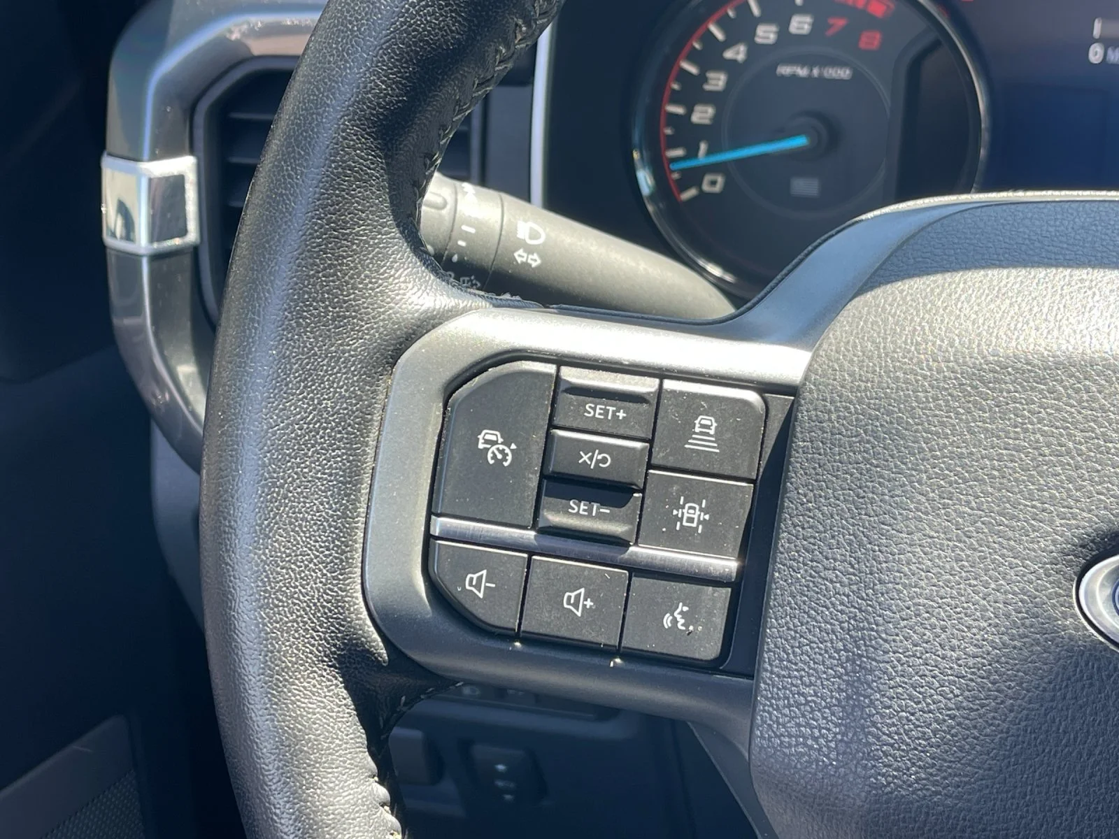 Used 2022 Gray Ford XLT image 27