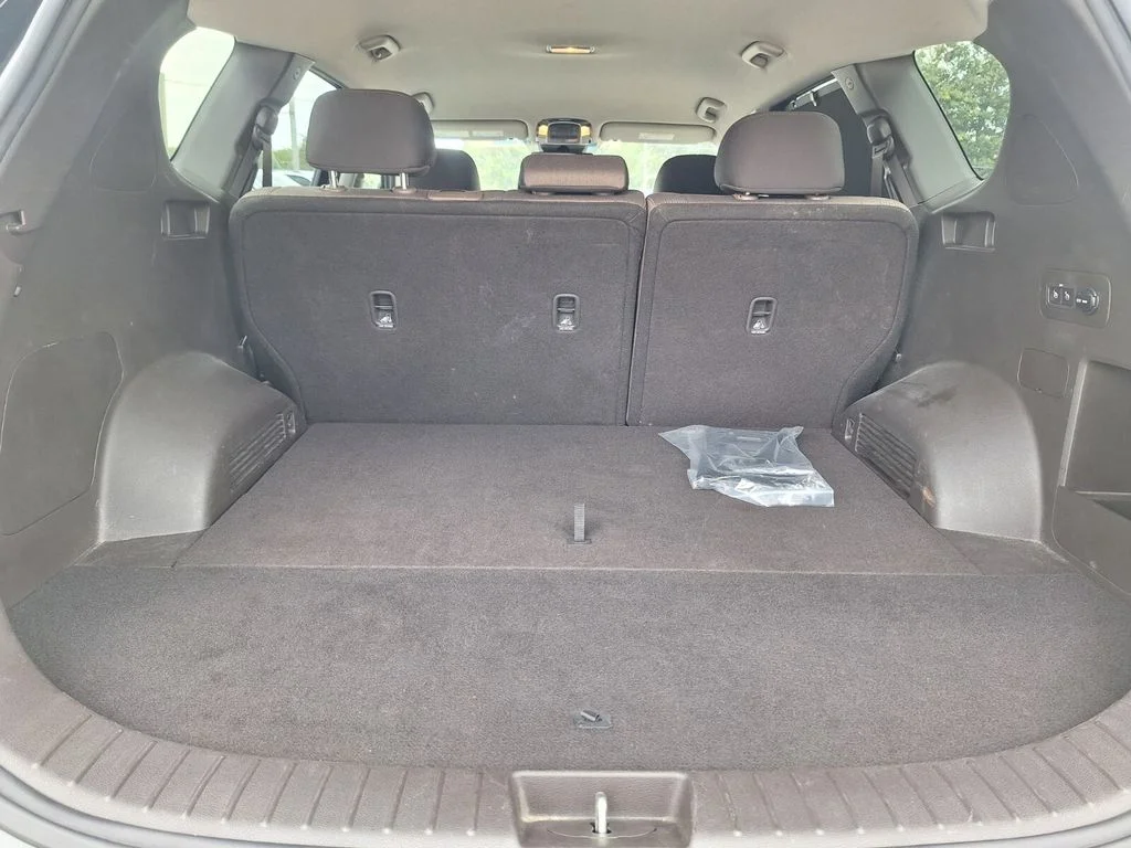 Used 2023 Black Hyundai SEL Convenience image 26