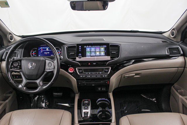 Used 2019 White Honda Touring image 19