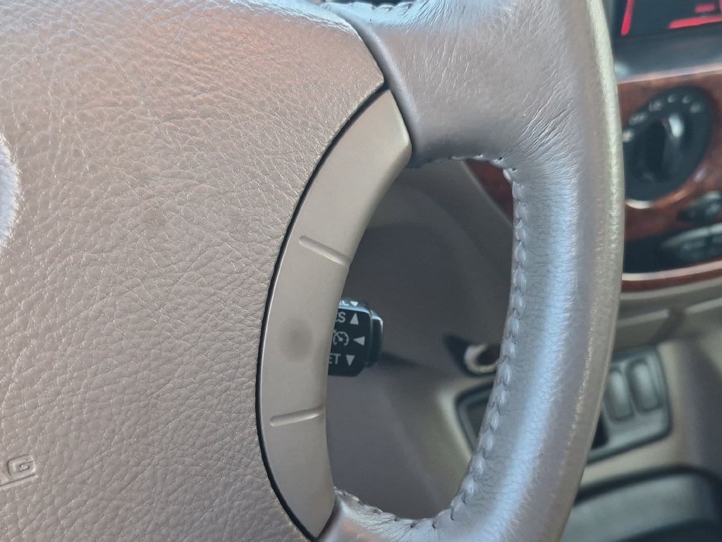 Used 2006  Toyota Limited image 15