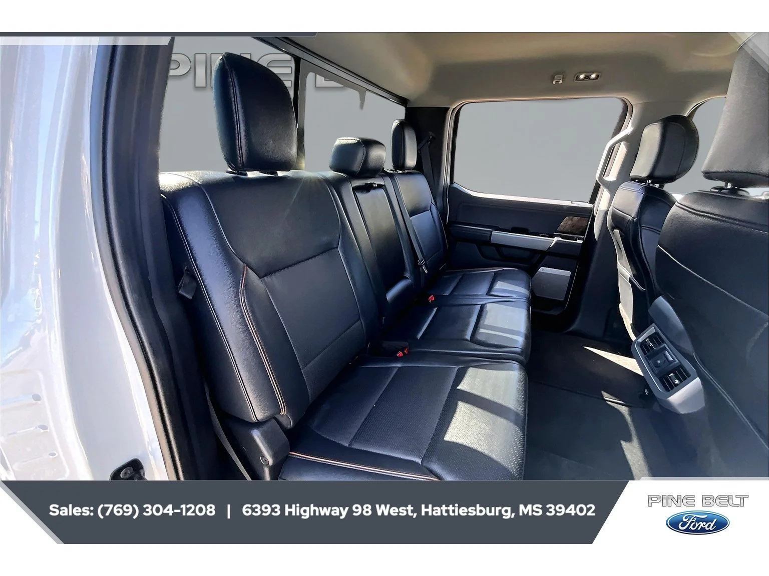Used 2025 Avalanche Ford LARIAT image 21