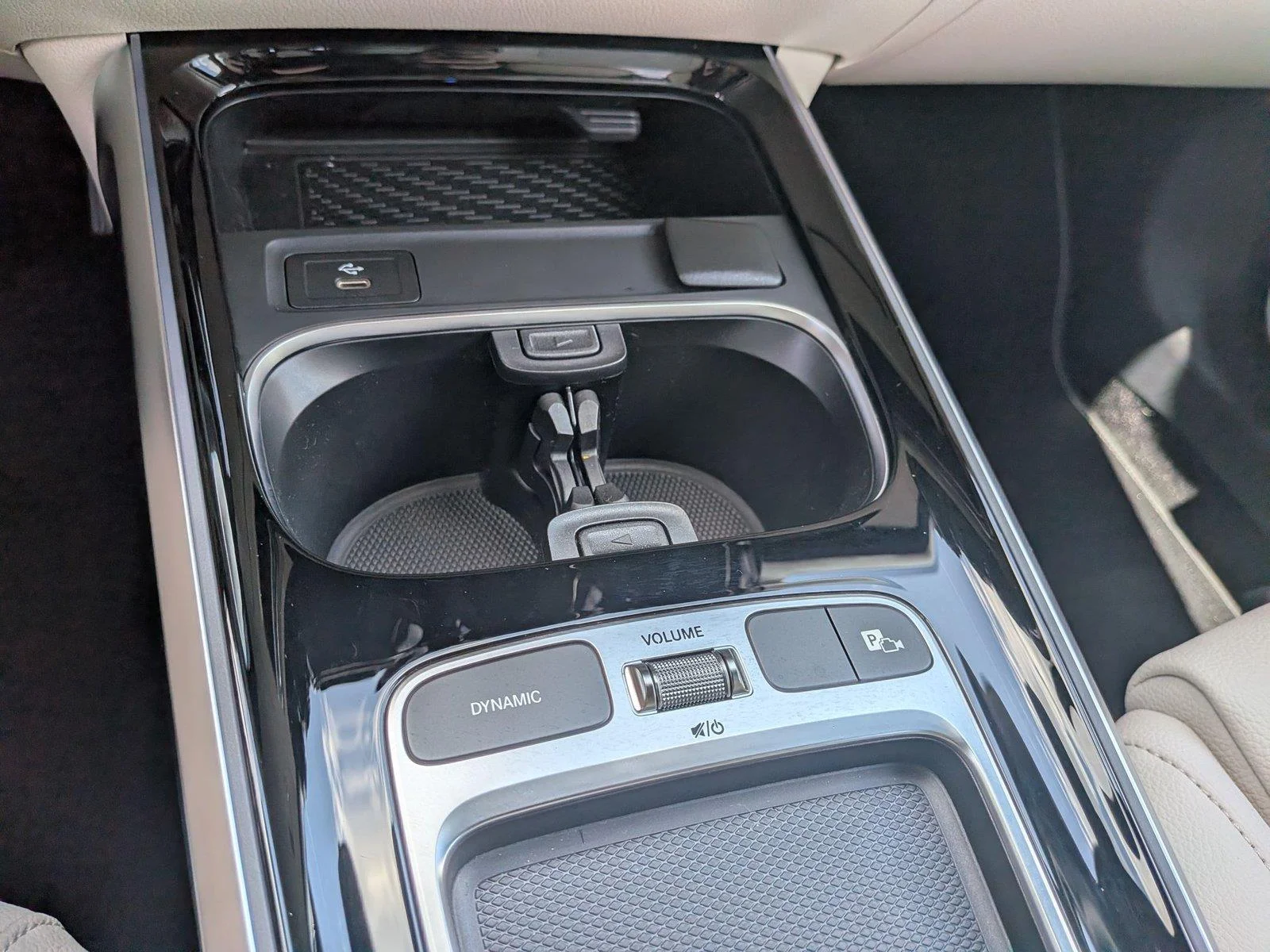 Used 2025  Mercedes-Benz GLB 250 image 26