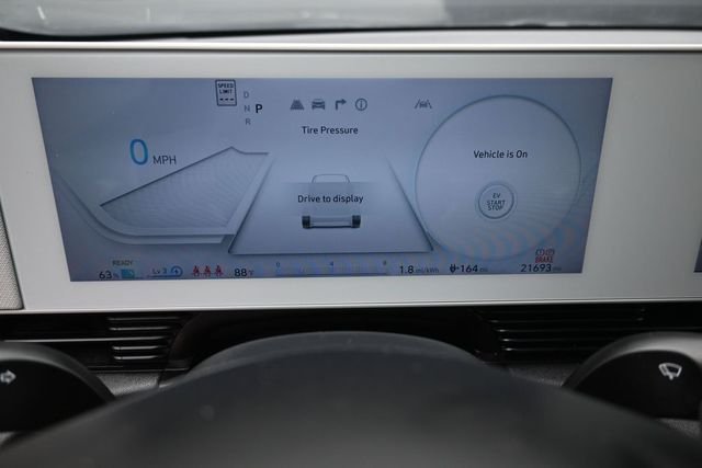 Used 2023 White Hyundai SEL image 4