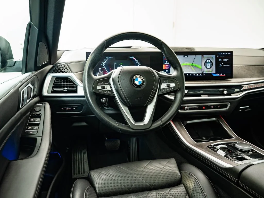 Used 2024 Mineral White Metallic BMW xDrive40i image 33