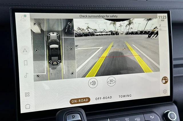 New 2026 Fuji White Land Rover X-Dynamic SE image 18